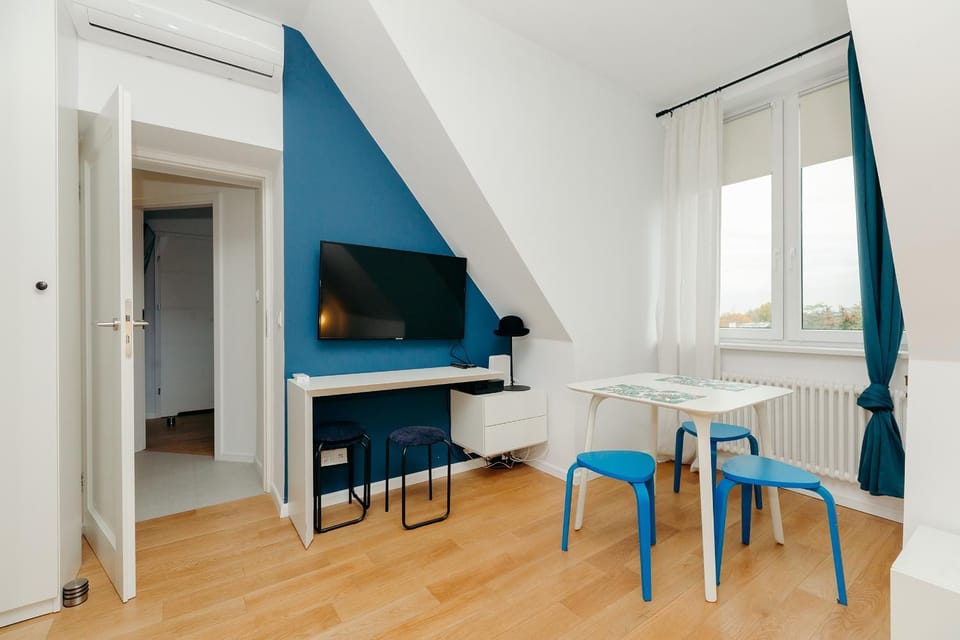 TV and multimedia, Living room, Dining area