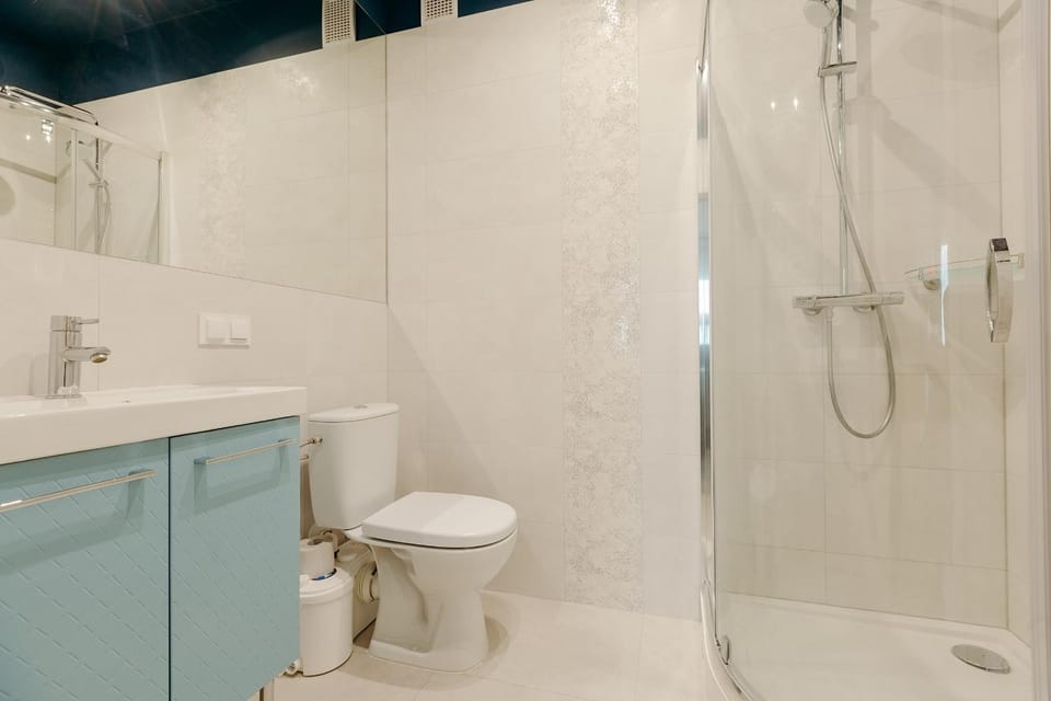 Shower, Toilet, Bathroom
