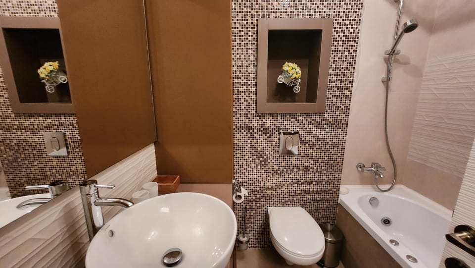 Shower, Toilet, Bathroom, Bath