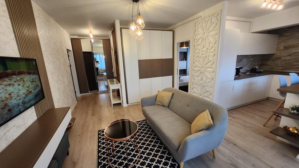TV and multimedia, Living room, Seating area, Evening entertainment, fireplace