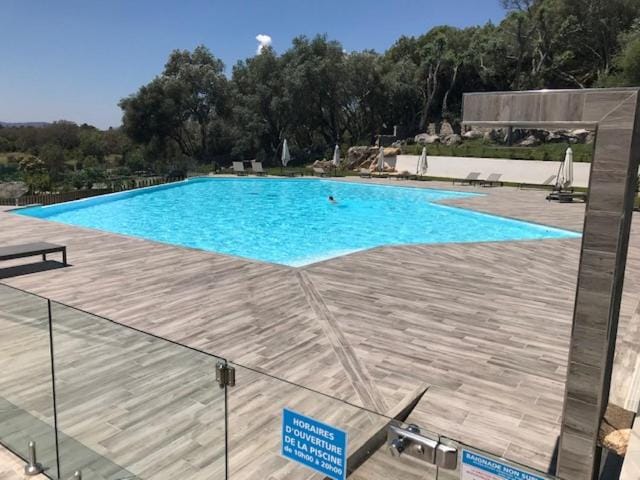 Swimming pool, Swimming pool