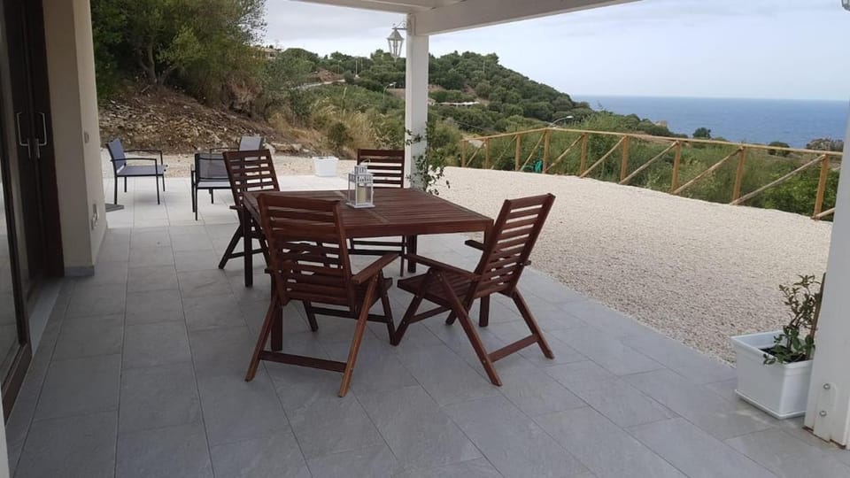 Natural landscape, View (from property/room), Seating area, Dining area, Sea view