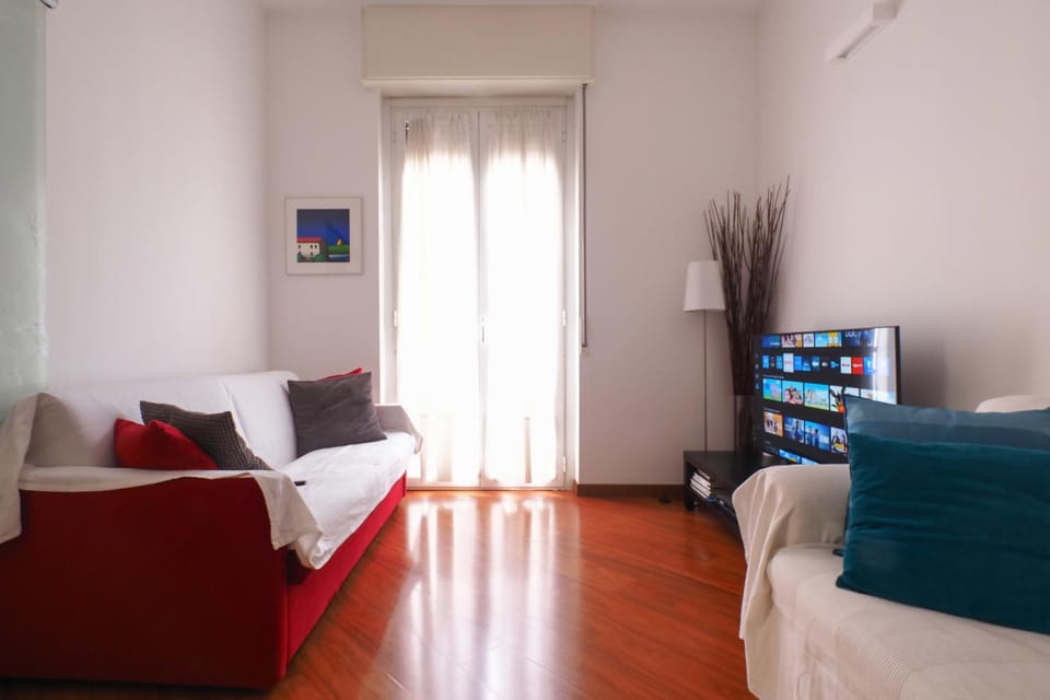 TV and multimedia, Living room, Evening entertainment