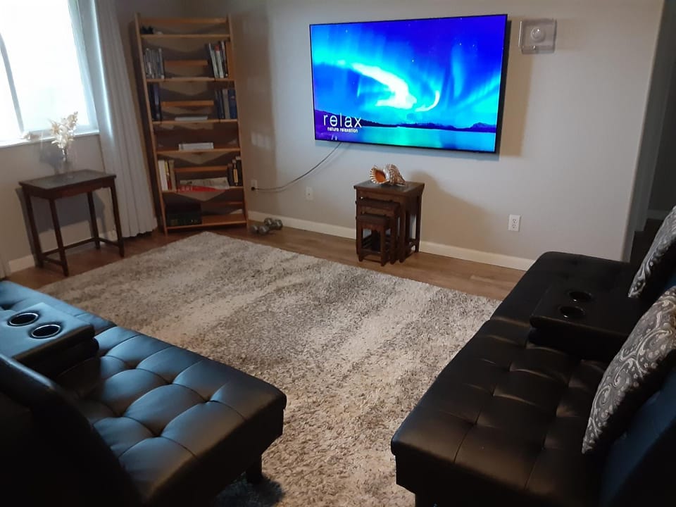 Communal lounge/ TV room, Living room