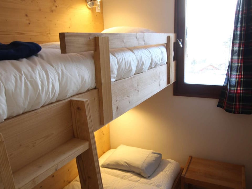 Appartement rénové 6 pers. avec balcon et parking privé à Montgenèvre - FR-1-330D-115 Apartment in Montgenèvre