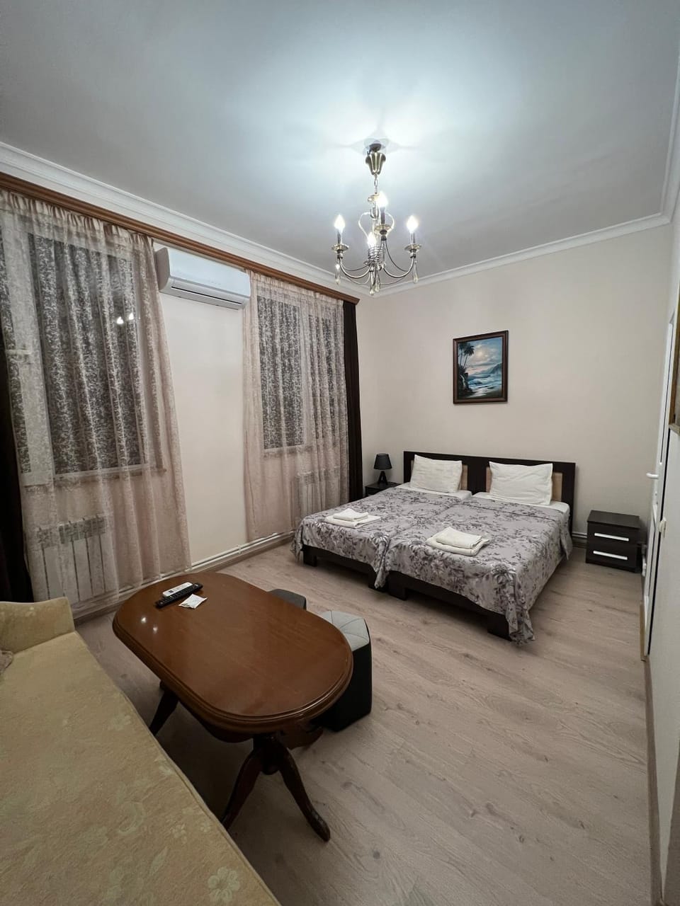 Bed, TV and multimedia, Bedroom