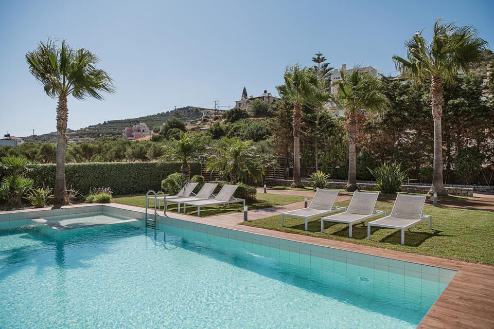 Spring, Day, Natural landscape, Garden, Garden view, Mountain view, Pool view, Swimming pool, sunbed