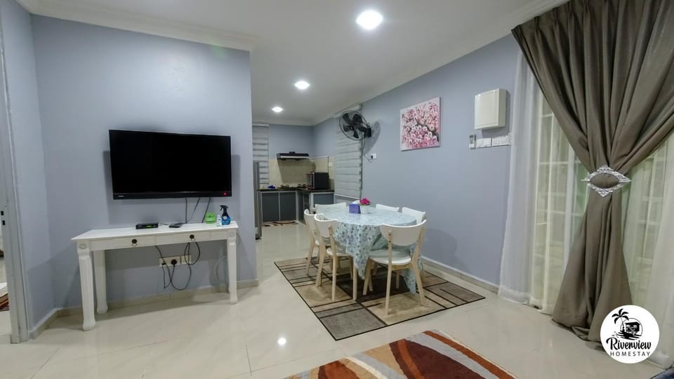 Dining area, kitchen
