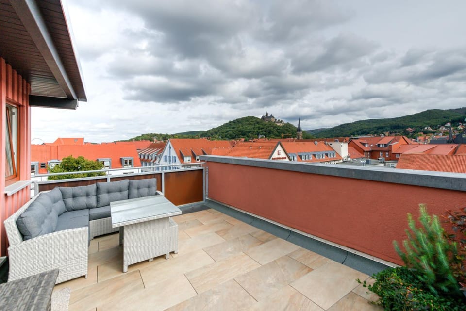 Balcony/Terrace, Mountain view