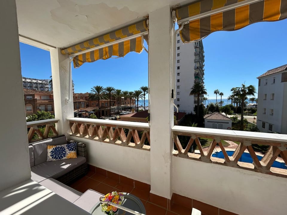 Holidays & Home II, 3 habitaciones, piscinas ,150 metros playa Apartment in Benalmadena