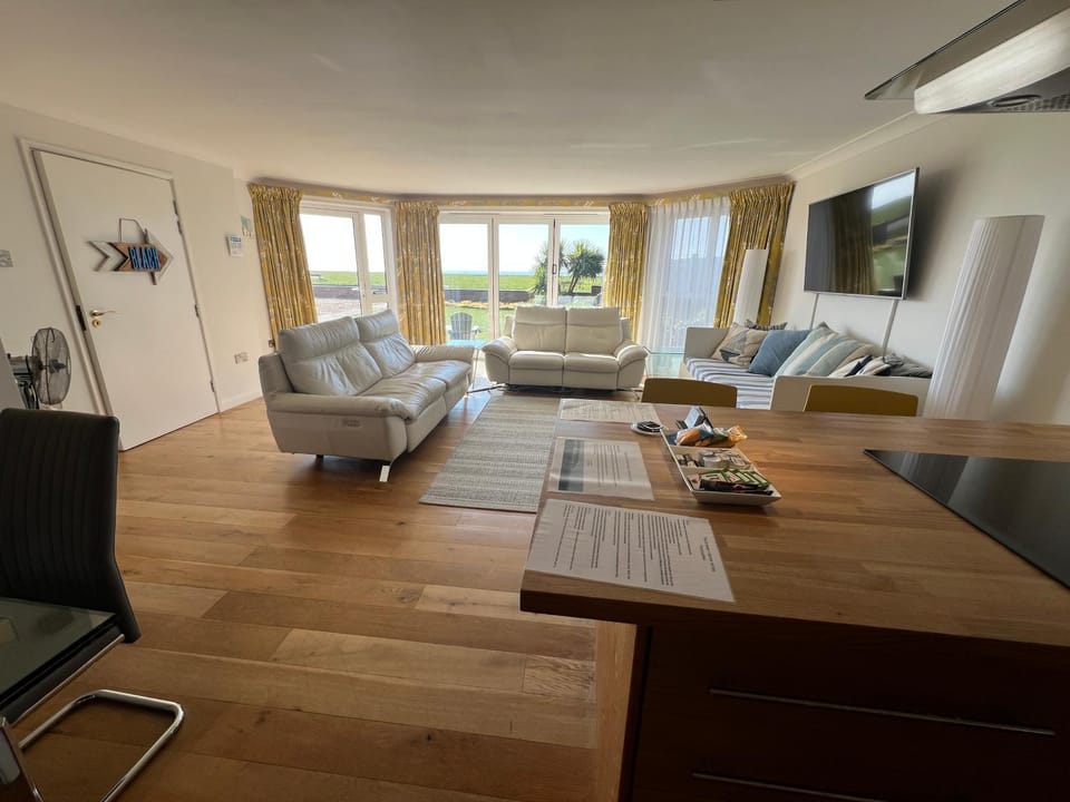 Barton on Sea self contained, stunning sea views House in New Forest District