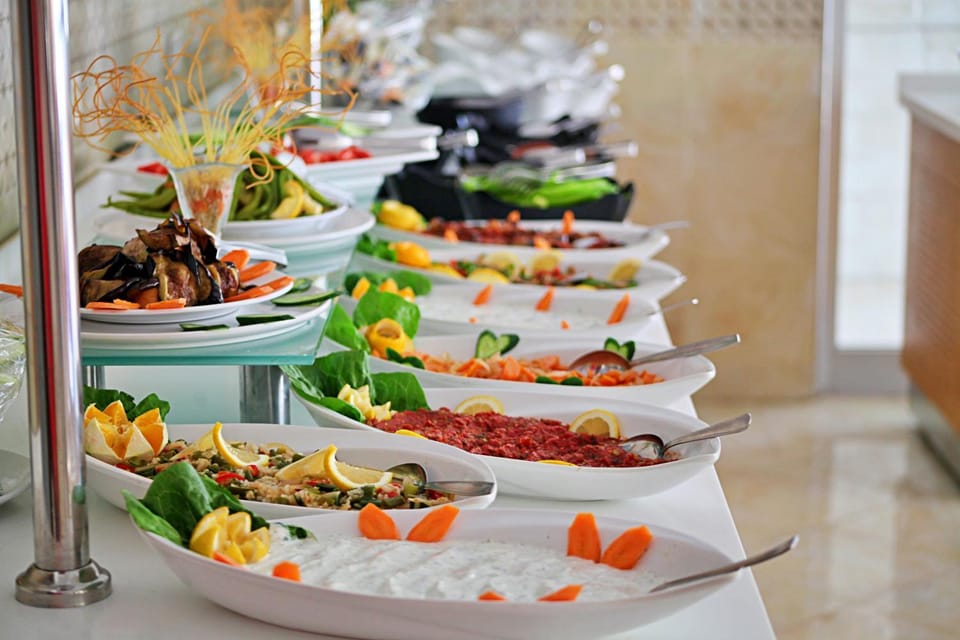 Restaurant/places to eat, Coffee/tea facilities, Food and drinks, Banquet/Function facilities, Dining area, Food, Breakfast, Lunch, Dinner, Alcoholic drinks, Non alcoholic drinks