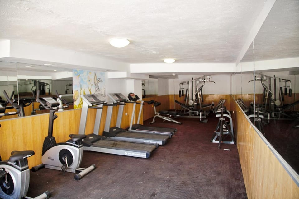 Fitness centre/facilities, On site, Sports