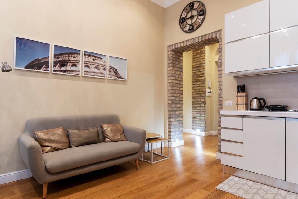 Kitchen or kitchenette, Living room
