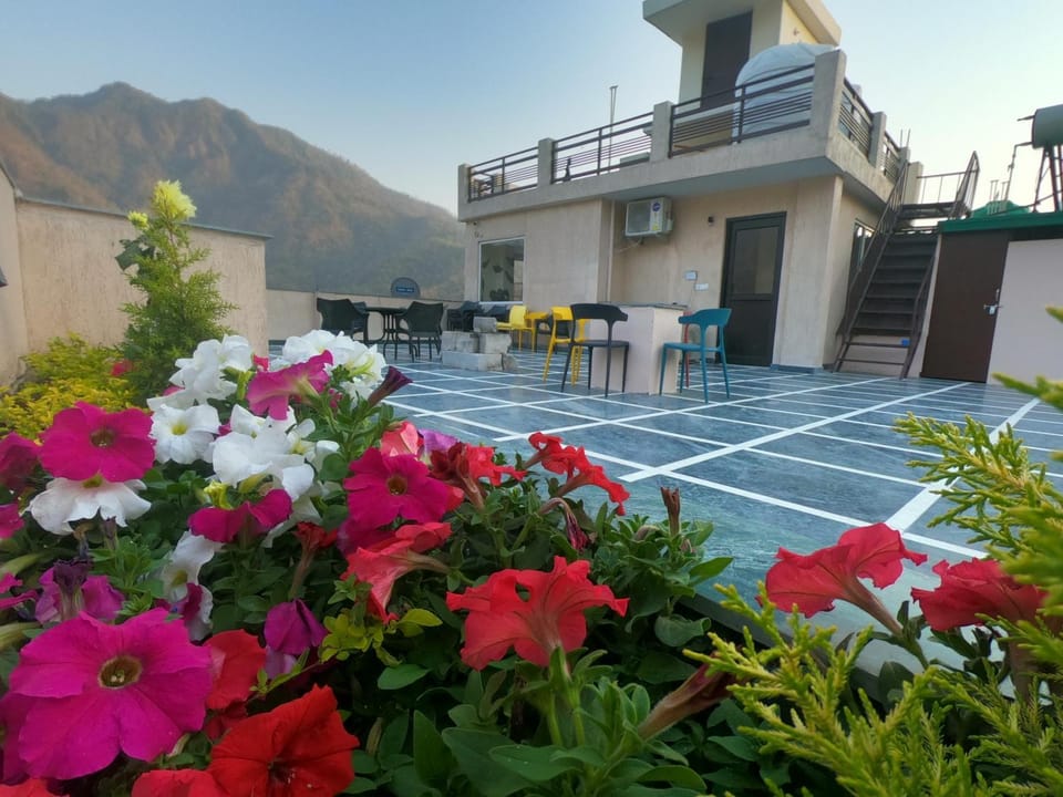 Restaurant/places to eat, Balcony/Terrace