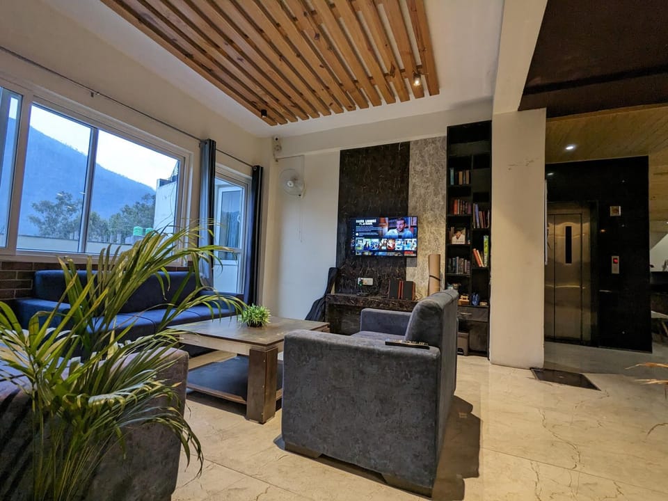 Communal lounge/ TV room, Evening entertainment
