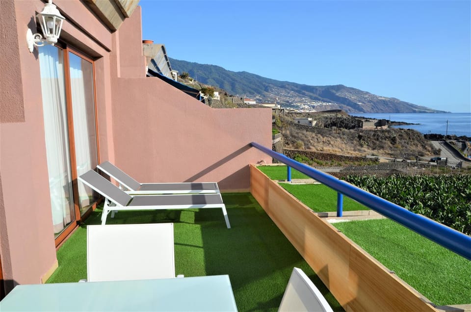 El Alisio Beach Apartment in La Palma