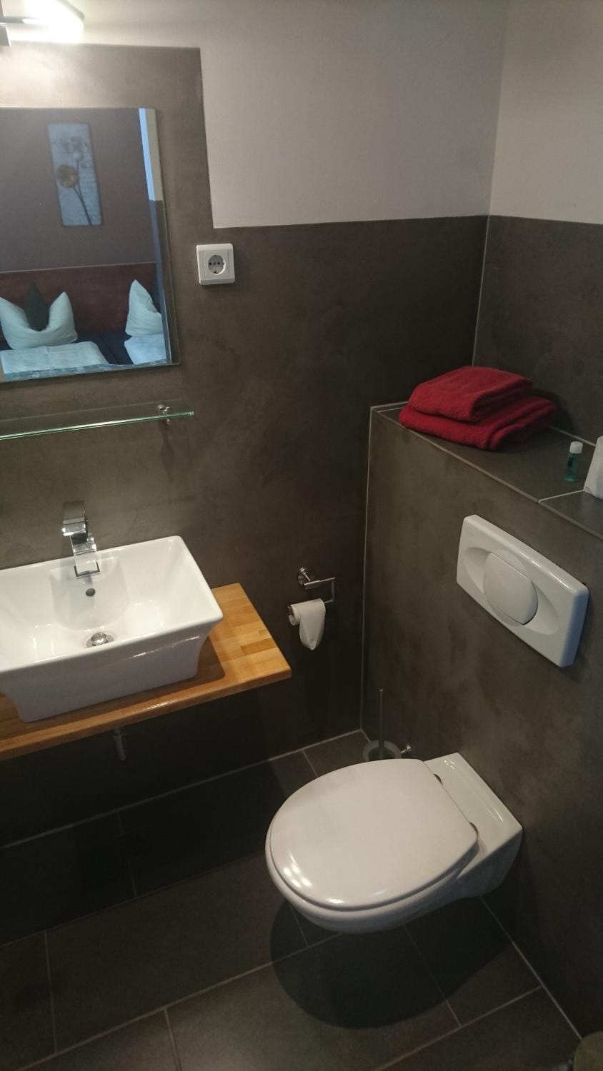 Toilet, Bathroom, Bathroom, towels