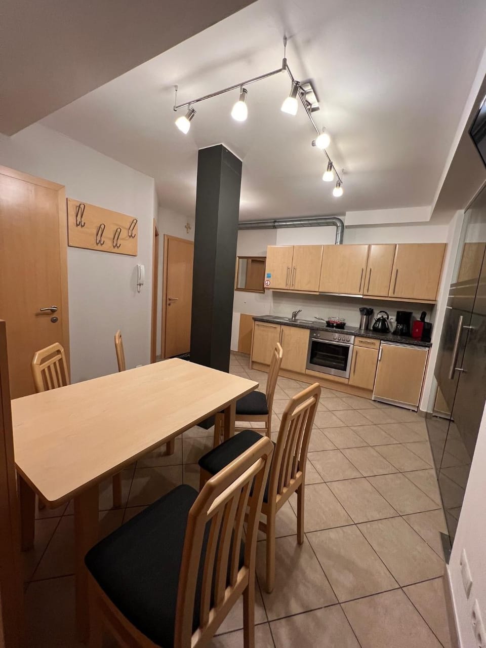 TV and multimedia, Kitchen or kitchenette, Dining area, dishwasher, internet, internet, stove, kitchen