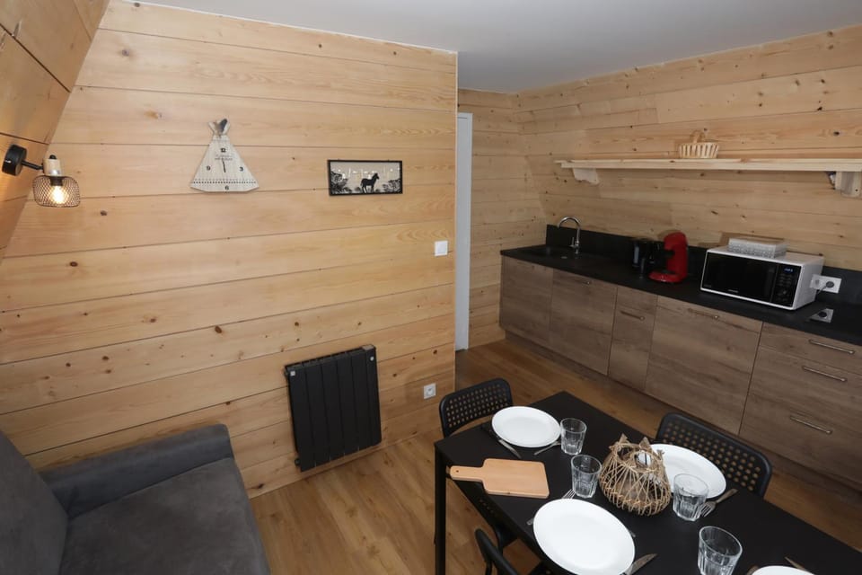 Kitchen or kitchenette, Living room, Dining area