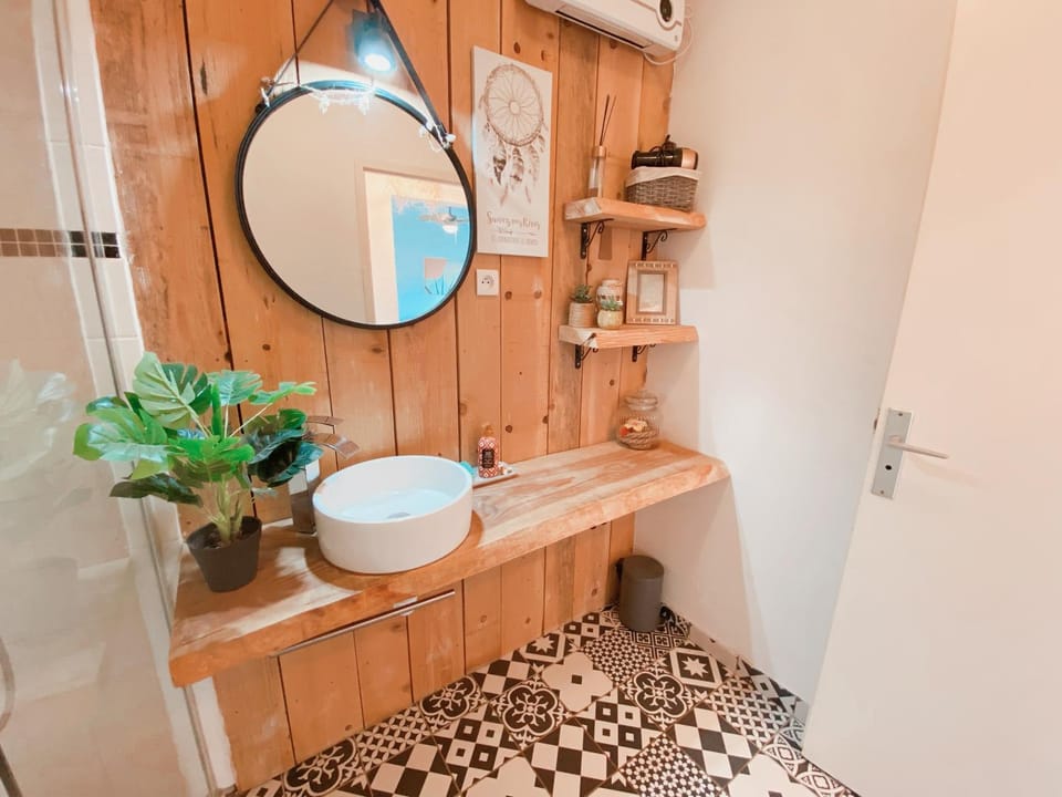 Shower, Bathroom, heating