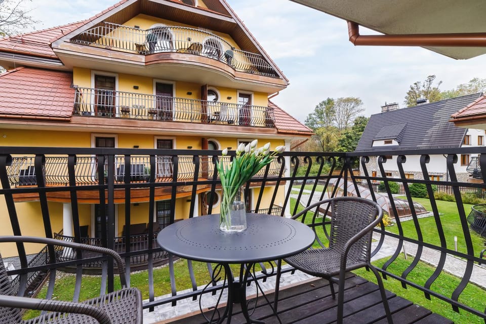 Property building, Balcony/Terrace