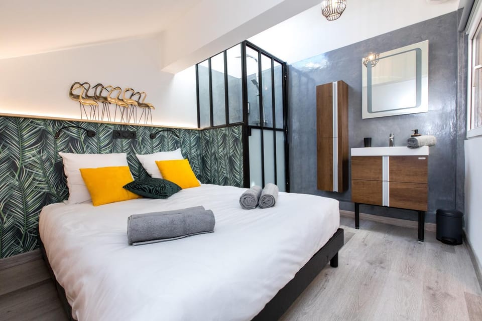 Shower, Bathroom, Bedroom