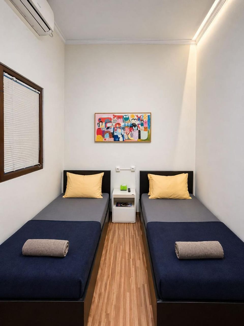 Bed, Photo of the whole room, Bedroom, towels, air conditioner