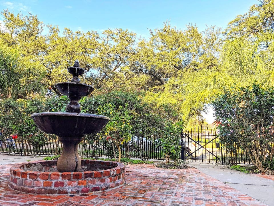 The Esplanade Guesthouse Mansion Bed and Breakfast in New Orleans