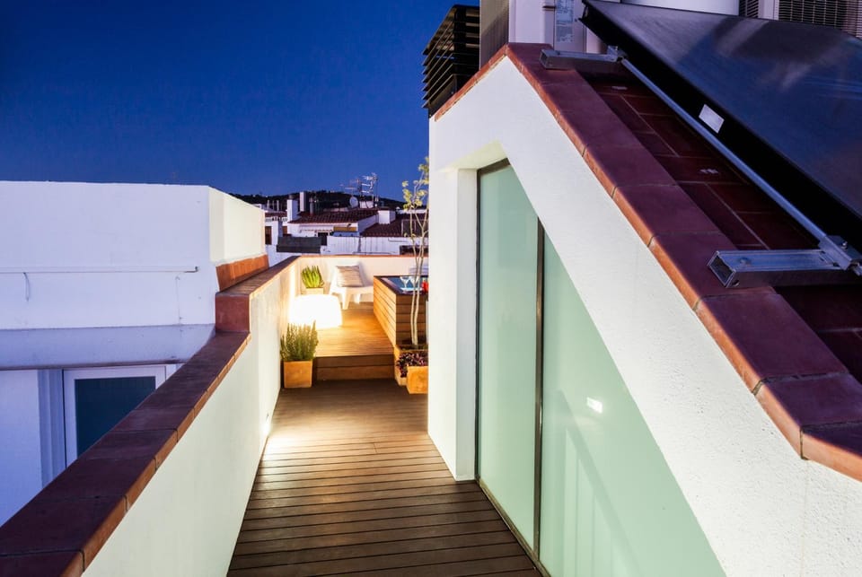Night, View (from property/room), Balcony/Terrace