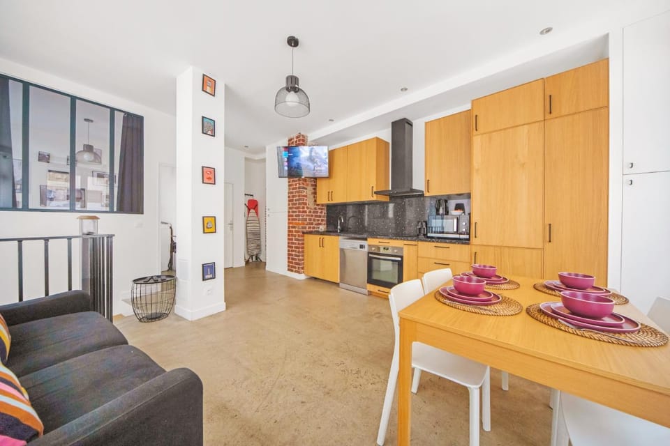 Large Flat Very Close to Montmartre Apartment in Paris