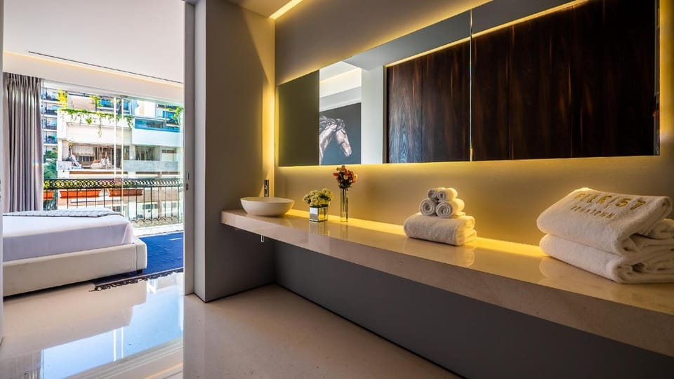 Bathroom, Photo of the whole room