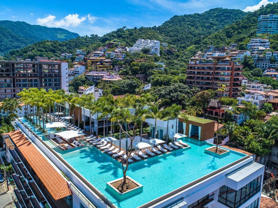 Property building, Neighbourhood, Bird's eye view, View (from property/room), City view, Pool view, Street view, Area and facilities, Location