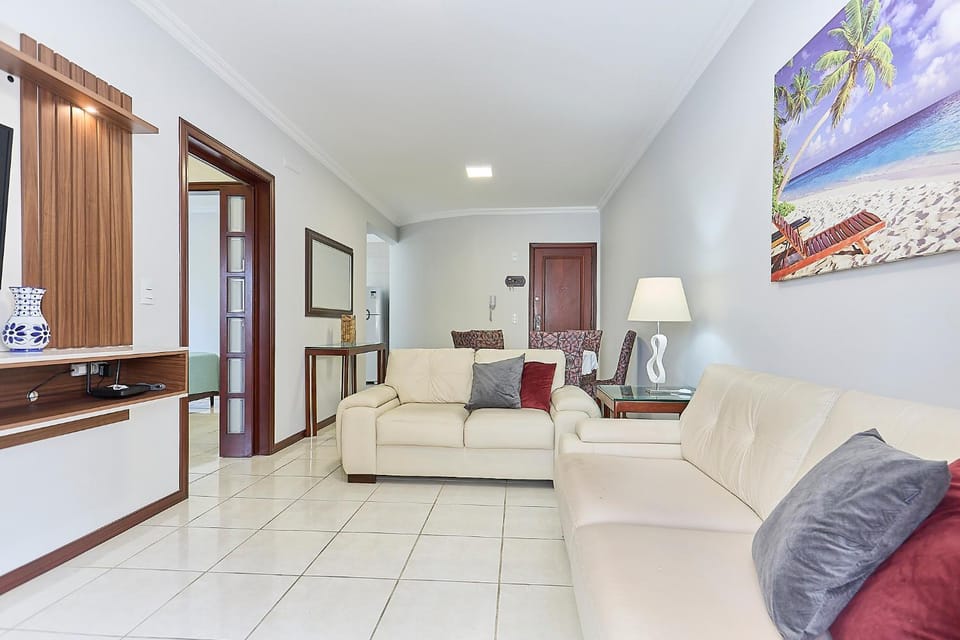 964 - Apartamento com vista para o mar, localizado na Avenida da praia do Centro de Bombinhas - 1 Vaga na Garagem Apartment in Bombinhas