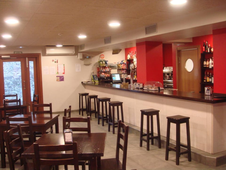 Restaurant/places to eat, Restaurant/places to eat, Lounge or bar, Lounge or bar