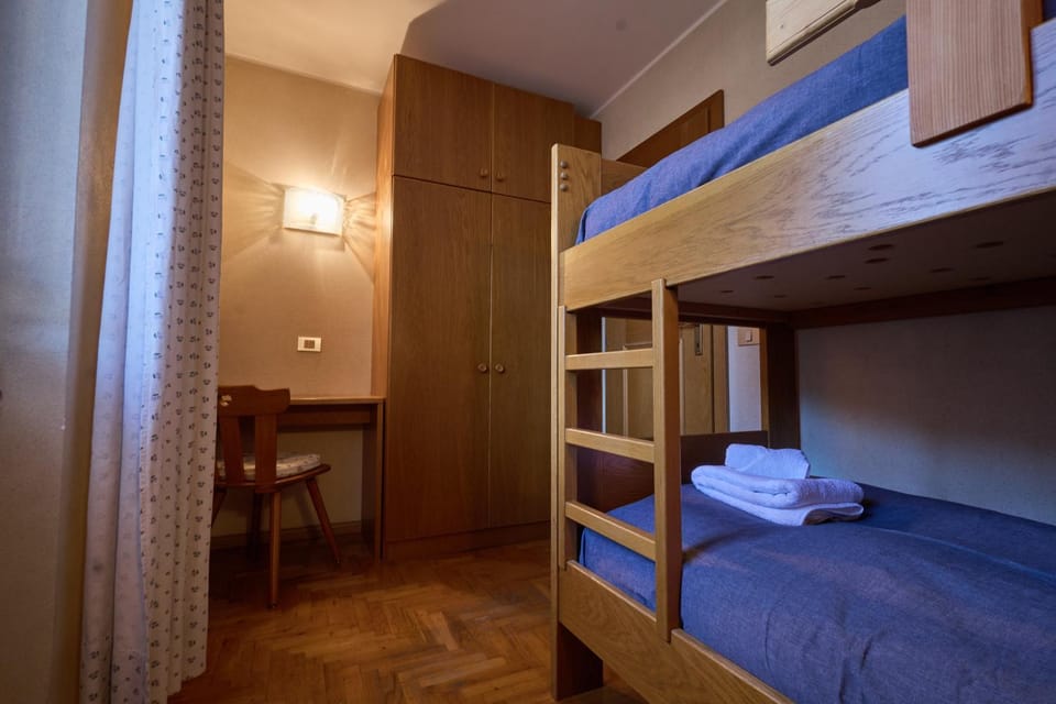 bunk bed