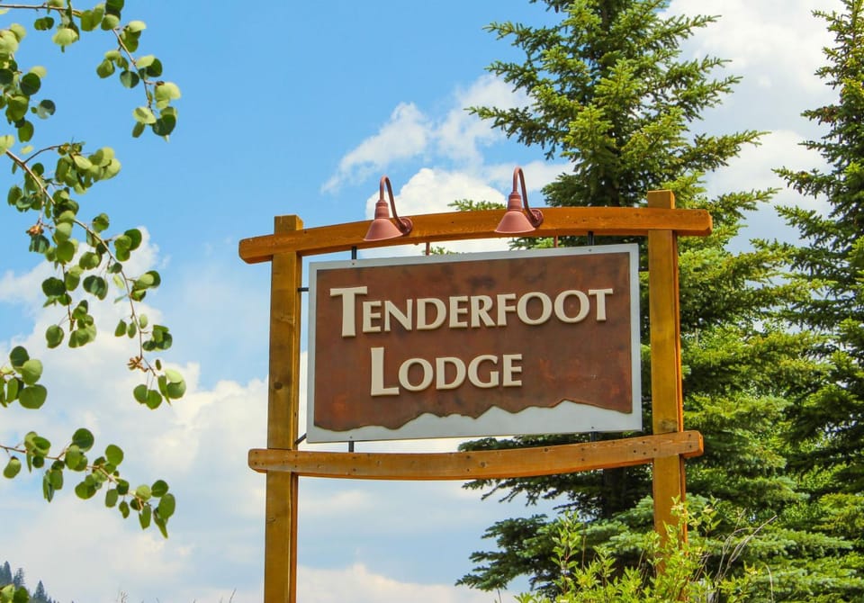 Tenderfoot Lodge 2611 by SummitCove Lodging in Colorado House in Keystone