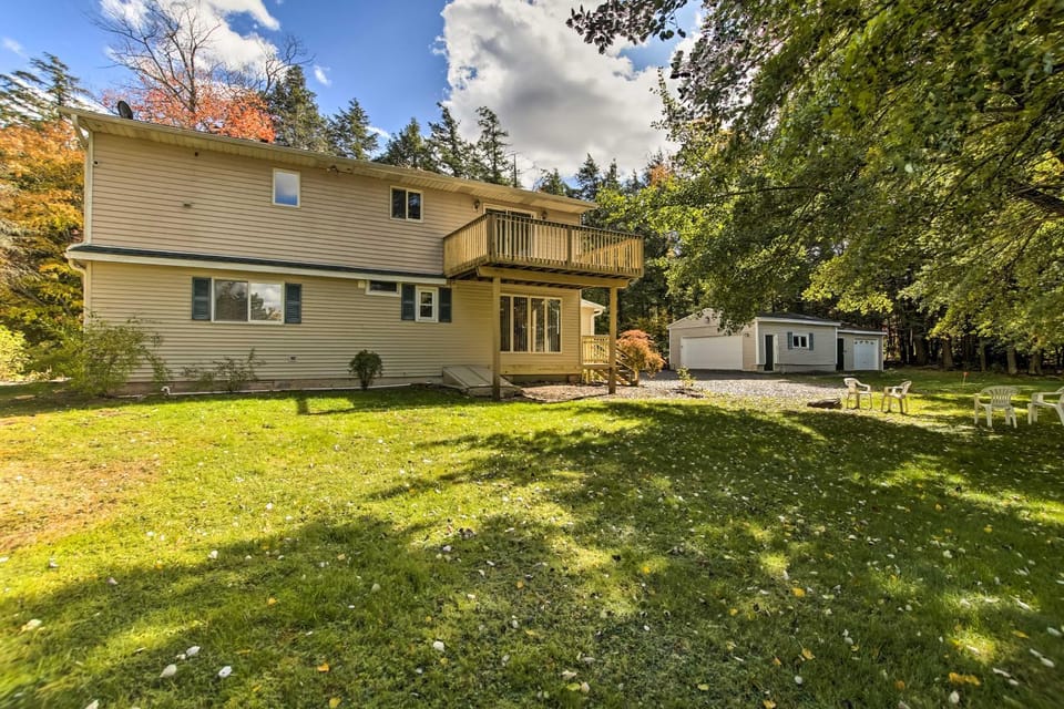 Spacious Apt w/ Yard: 3 Mi to Windham Mountain Apartment in Capital District, NY, USA