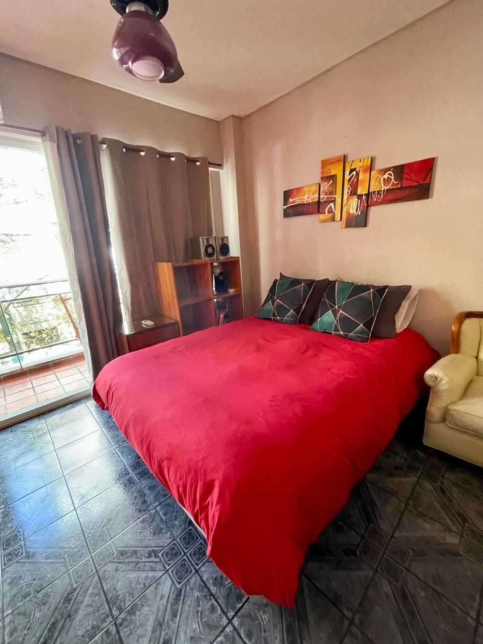 Bed, Photo of the whole room