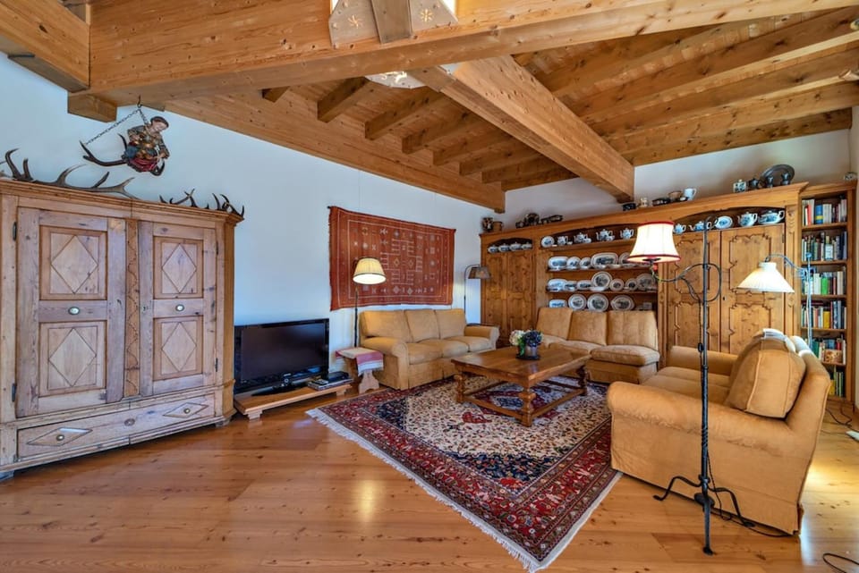 Communal lounge/ TV room, Living room