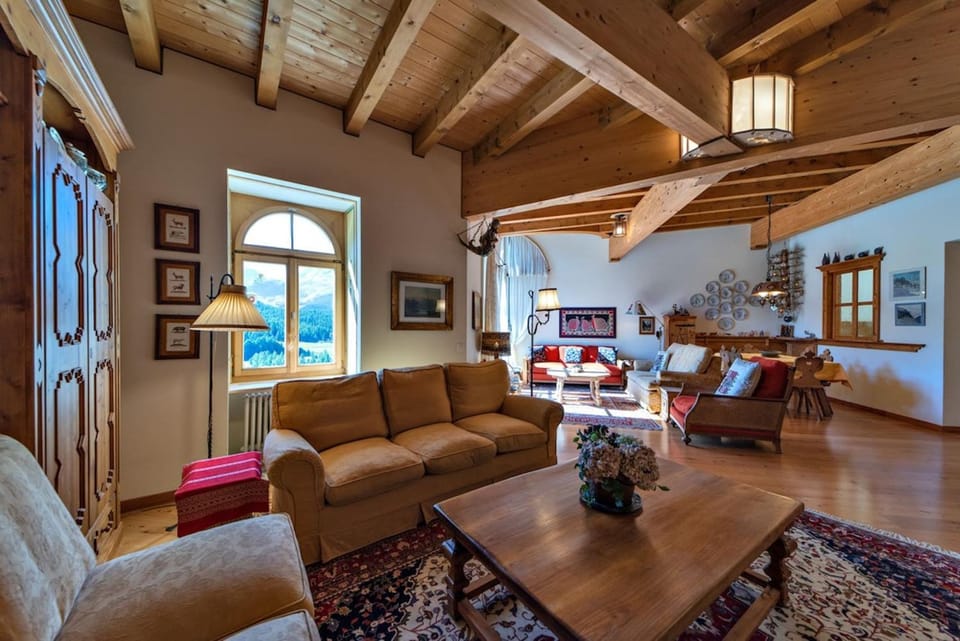 Communal lounge/ TV room, Living room