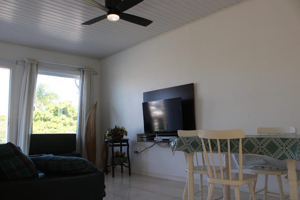 Communal lounge/ TV room, TV and multimedia, Living room, Dining area, fireplace
