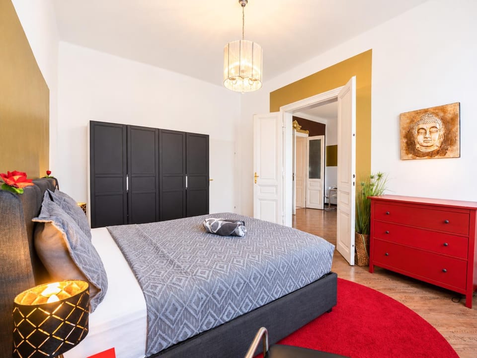 Bed, Photo of the whole room, Bedroom, wardrobe