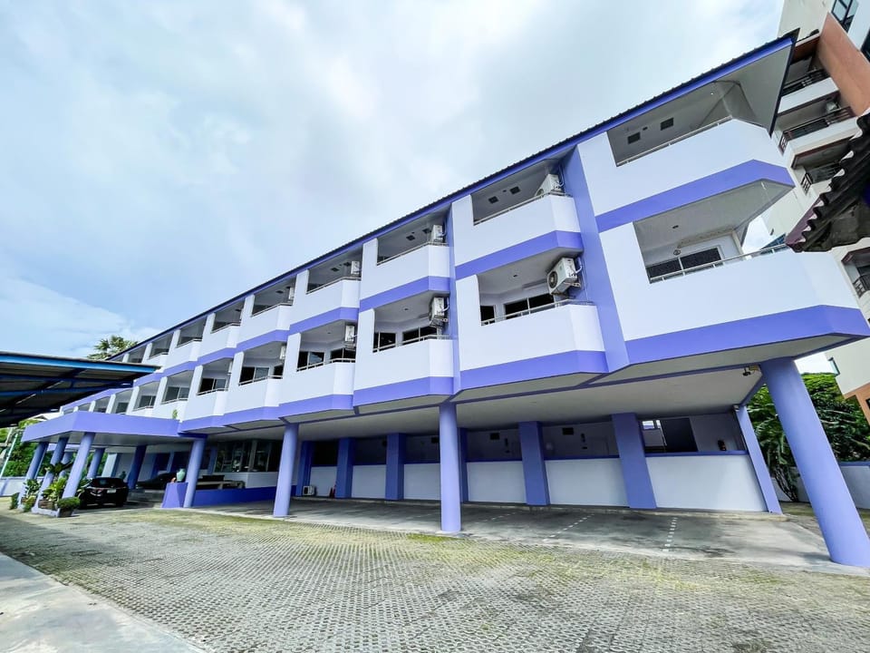 แสนสุขอพาร์ทเมนท์ Hotel in Chon Buri Changwat