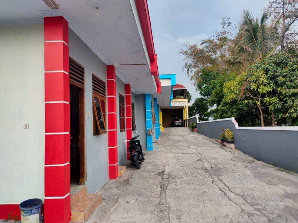 Property building, Breakfast