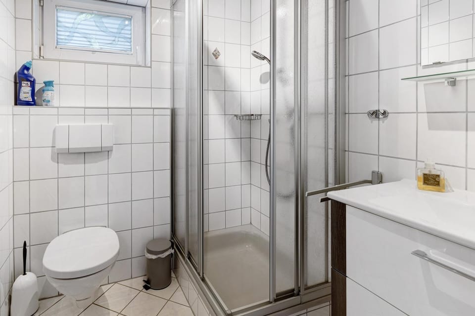 Bathroom, Living room
