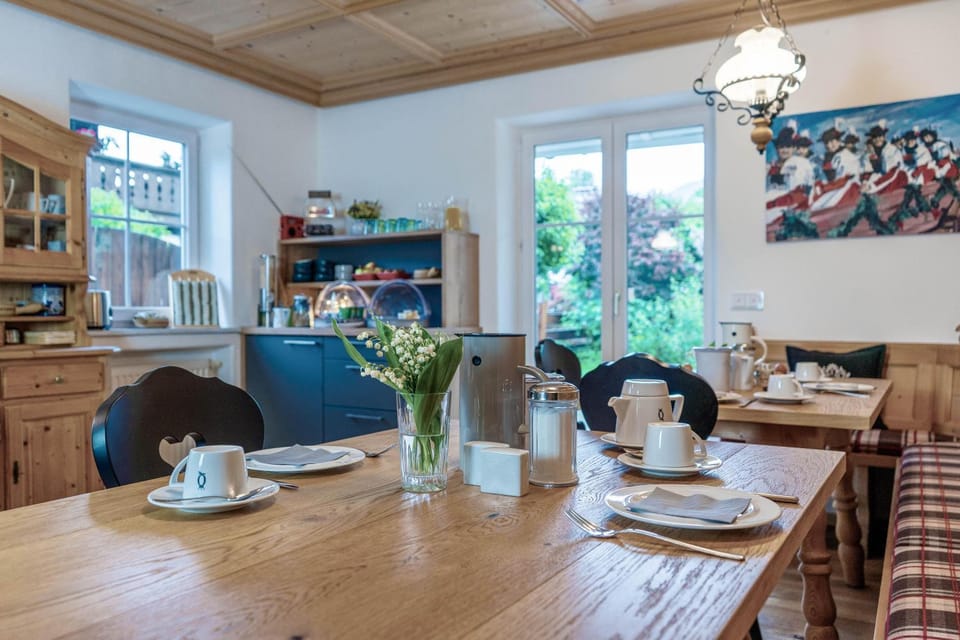 Food and drinks, Food