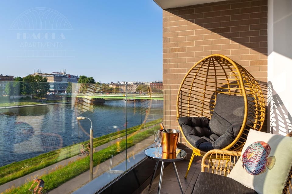 Balcony/Terrace, River view