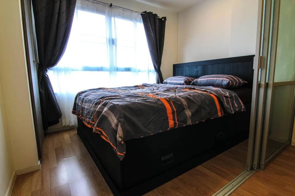 Nice Condo near Ramkhamhaeng 60, Lam Sali MRT Apartment in Bangkok