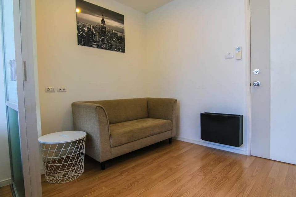 Nice Condo near Ramkhamhaeng 60, Lam Sali MRT Apartment in Bangkok